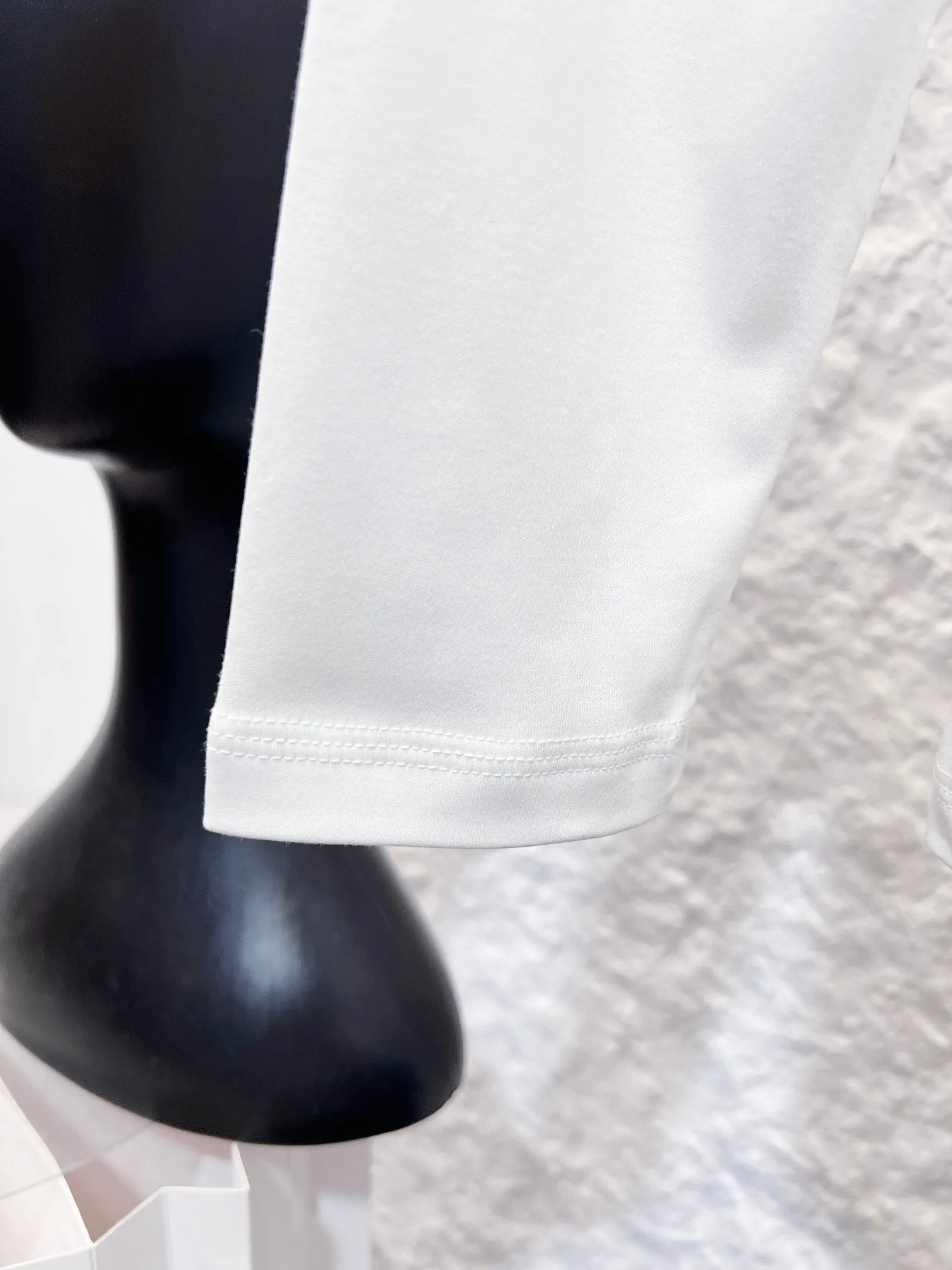 Arc'teryx （ In Stock ） T ， T ，； 。 ， ； 、 ， 。 ：Black White Sizes：S-2XL （ ）